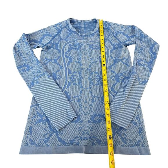 Lululemon Size 8 Swiftly Tech Long Sleeve Bright Blue Scale Print Athletic Rare - Picture 8 of 8